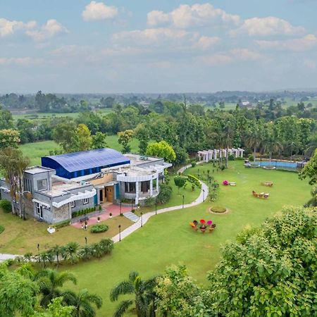 Stayvista At Wandering Vines Indoor Pool 4Bhk Luxury Villa In Delhi Sohna Екстериор снимка
