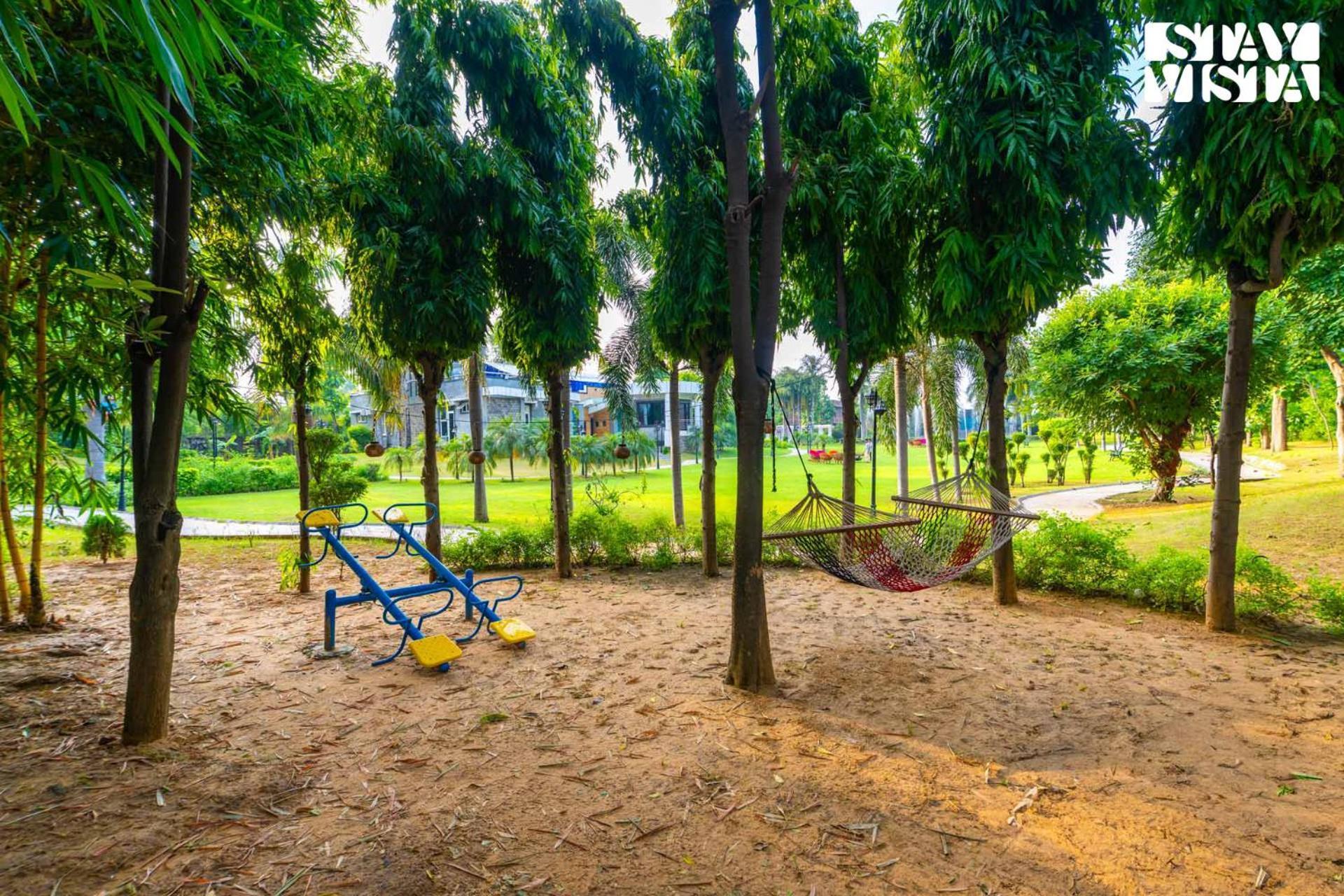 Stayvista At Wandering Vines Indoor Pool 4Bhk Luxury Villa In Delhi Sohna Екстериор снимка