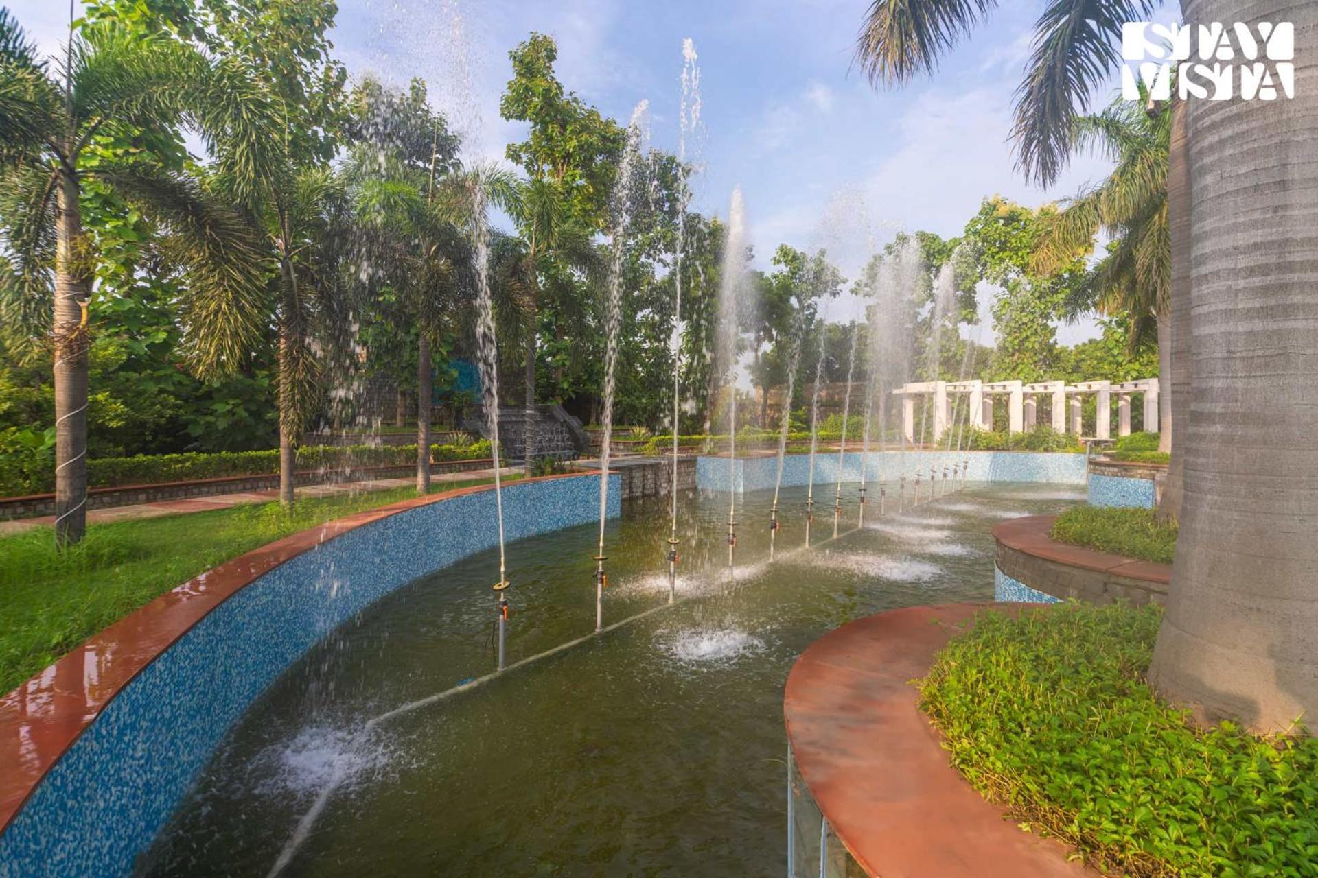 Stayvista At Wandering Vines Indoor Pool 4Bhk Luxury Villa In Delhi Sohna Екстериор снимка