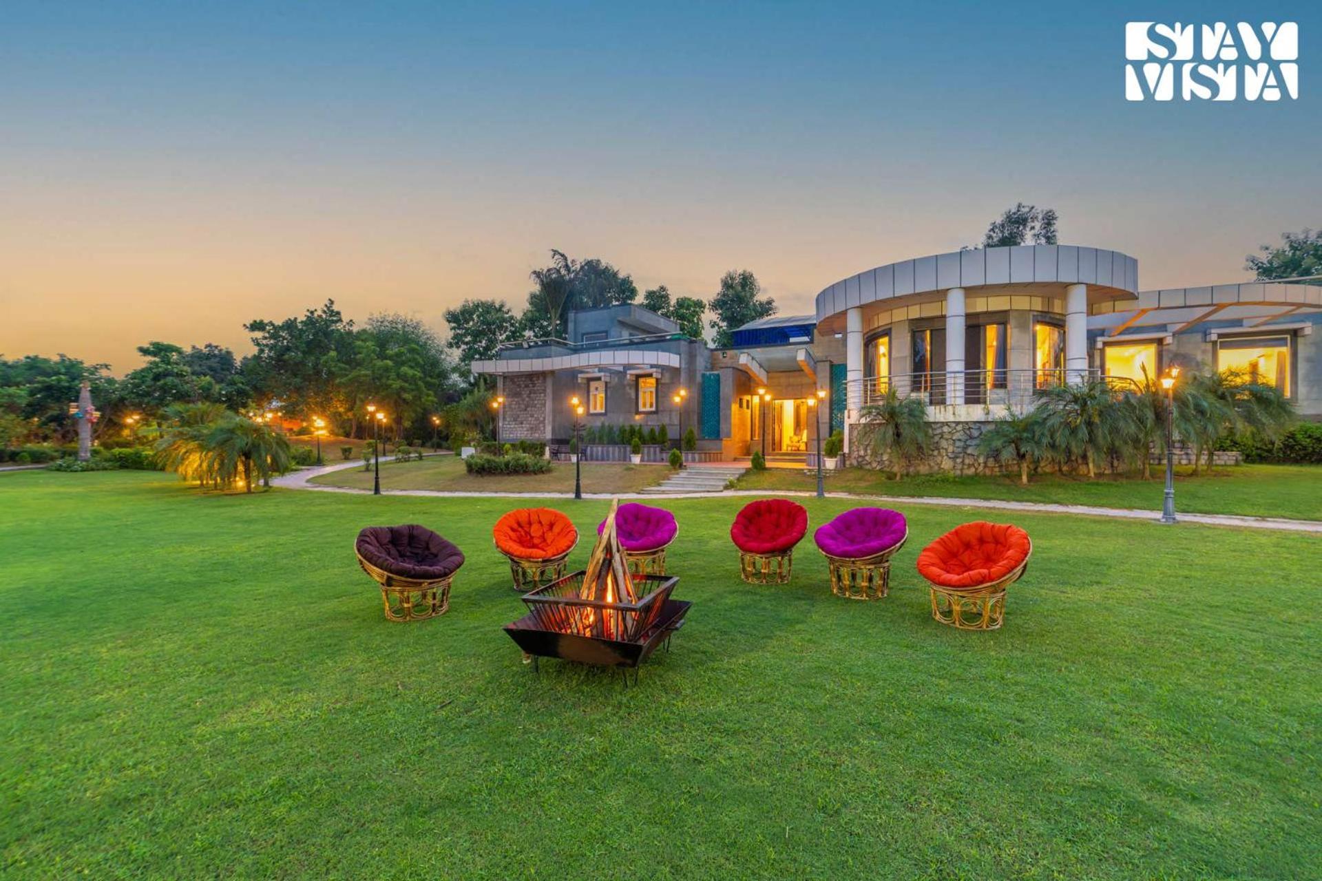 Stayvista At Wandering Vines Indoor Pool 4Bhk Luxury Villa In Delhi Sohna Екстериор снимка