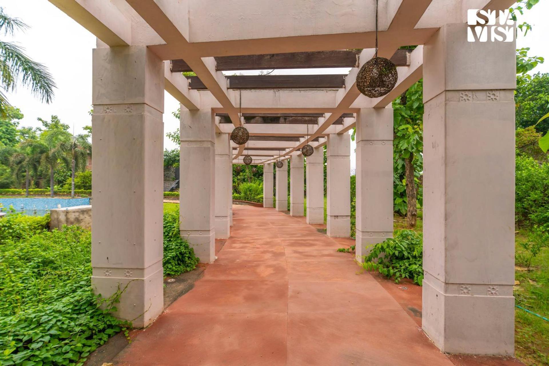 Stayvista At Wandering Vines Indoor Pool 4Bhk Luxury Villa In Delhi Sohna Екстериор снимка