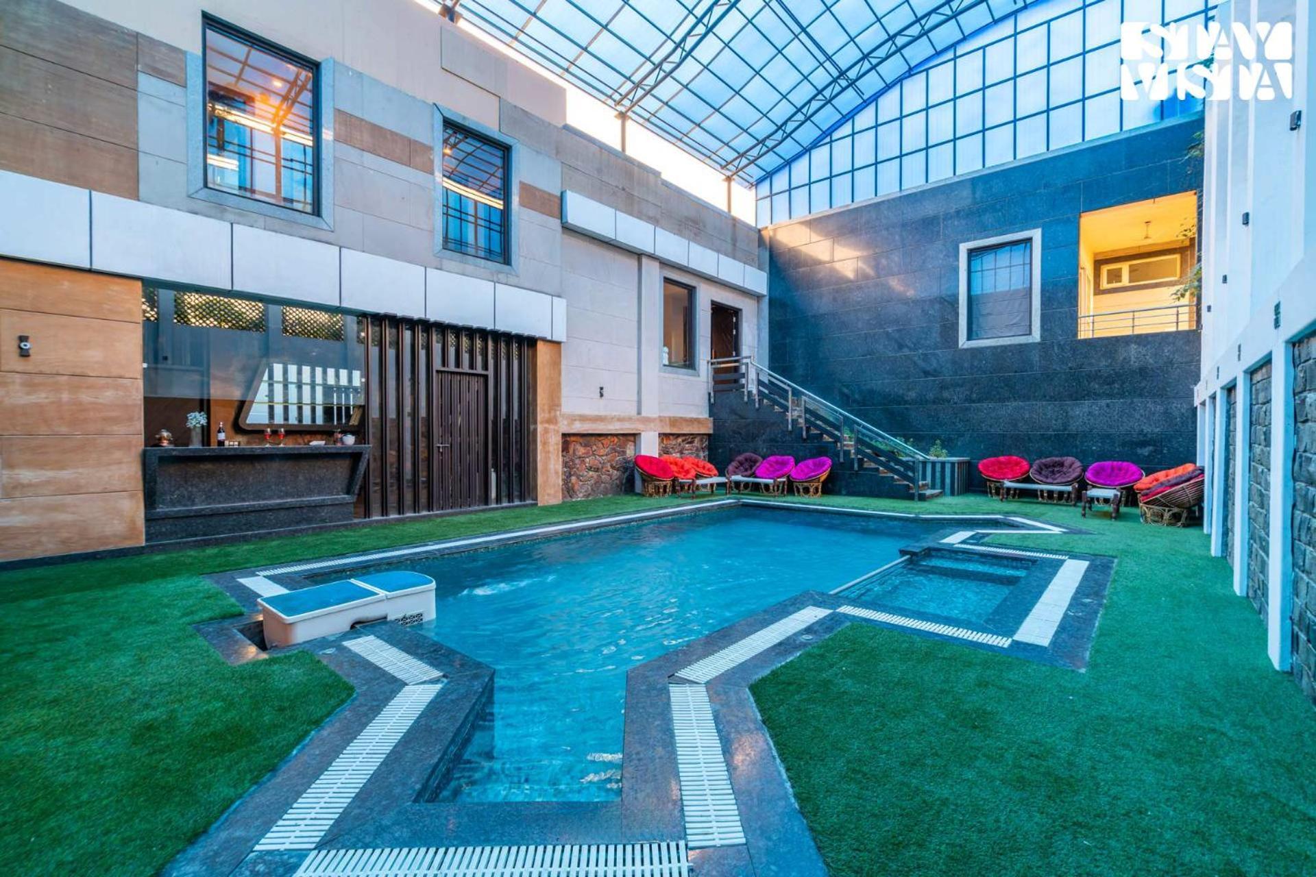 Stayvista At Wandering Vines Indoor Pool 4Bhk Luxury Villa In Delhi Sohna Екстериор снимка