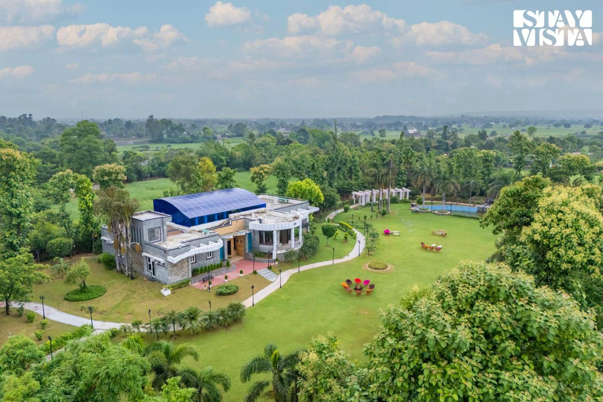 Stayvista At Wandering Vines Indoor Pool 4Bhk Luxury Villa In Delhi Sohna Екстериор снимка