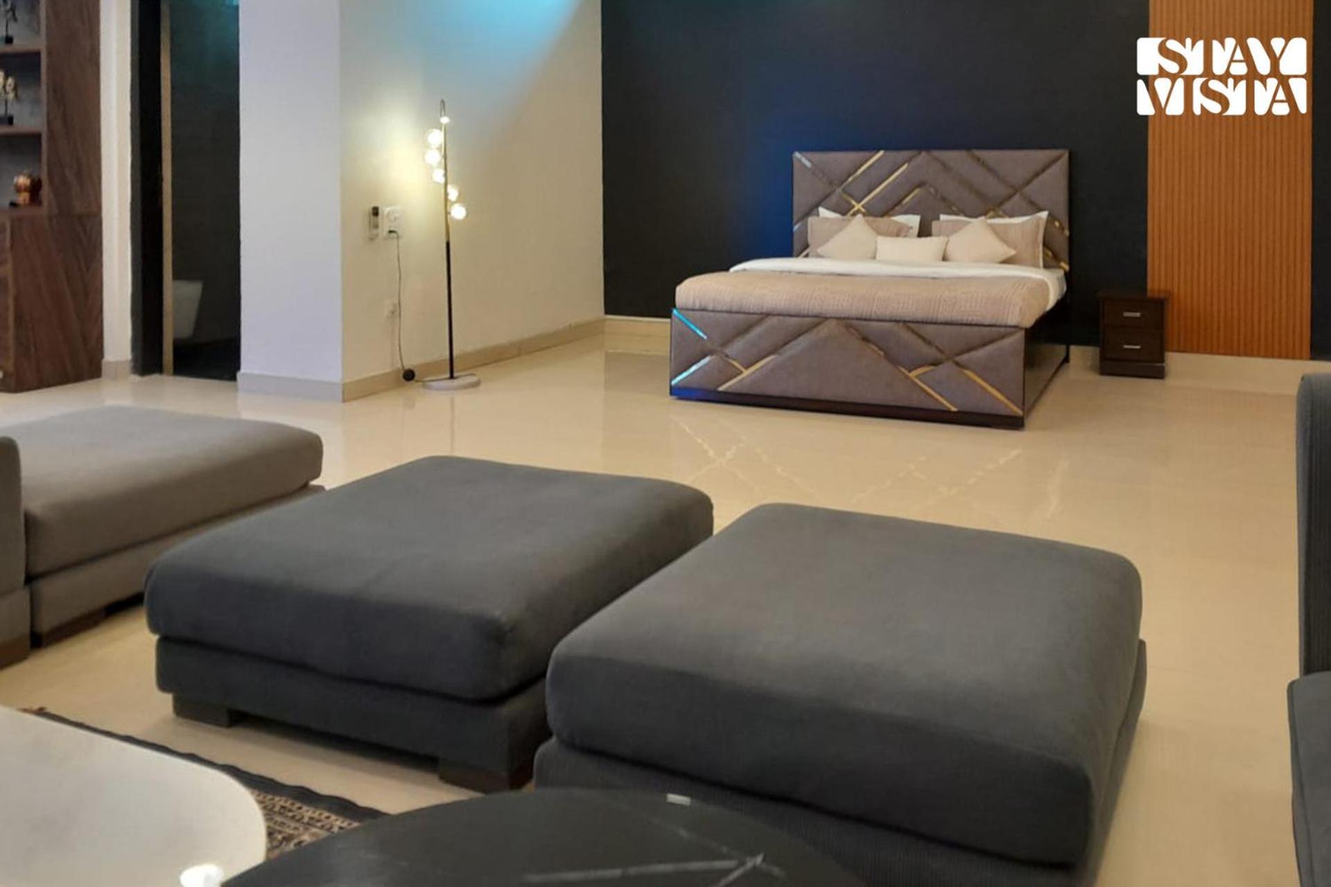Stayvista At Wandering Vines Indoor Pool 4Bhk Luxury Villa In Delhi Sohna Екстериор снимка